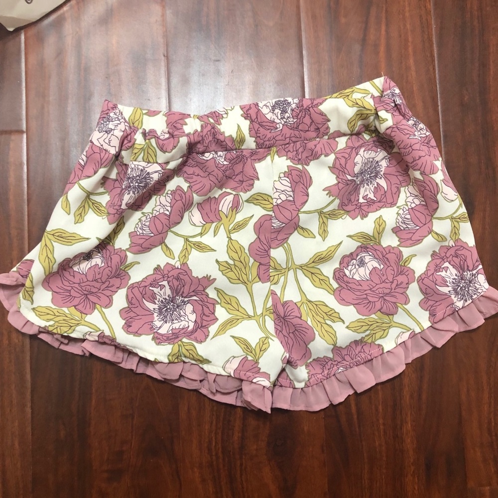 Floral shorts never worn